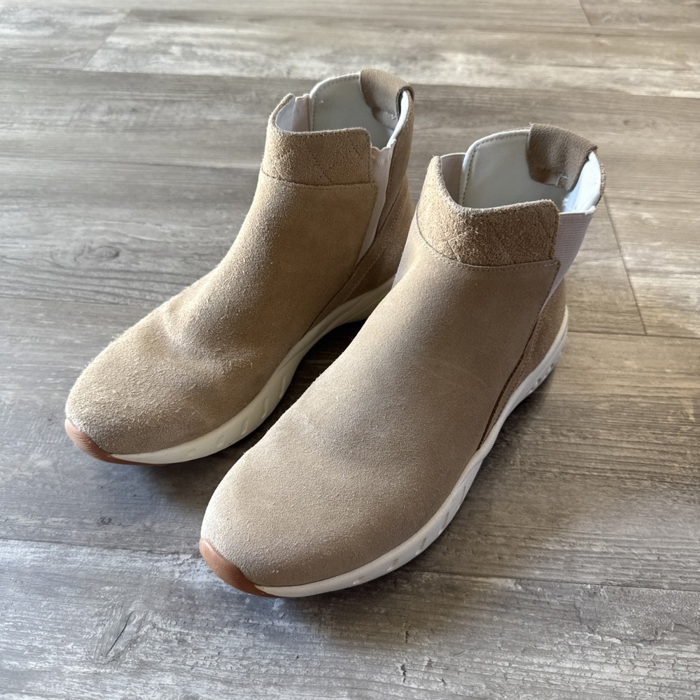 Reebok Women's Tan/Beige Ers Deluxe Chelsea Shoes SLIP ON BOOTS BOOTIES  Size 9